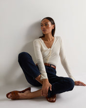 Load image into Gallery viewer, N.Peal Women's Superfine Cashmere V Neck Cardigan New Ivory White