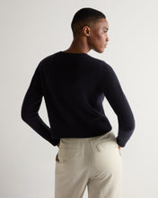 Load image into Gallery viewer, N.Peal Women's Chunky Crop Cashmere Cardigan Navy Blue