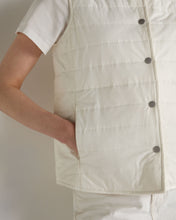 Load image into Gallery viewer, N.Peal Women's Ultra Lightweight Cotton Blend Gilet New Ivory White