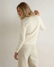 Load image into Gallery viewer, N.Peal Women's Hallie Round Neck Cashmere Cardigan New Ivory White