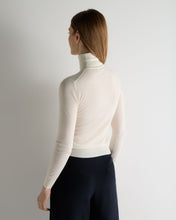 Load image into Gallery viewer, N.Peal Women's Margot Superfine Cashmere Roll Neck Jumper New Ivory White