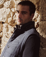 Load image into Gallery viewer, N.Peal Men's Seville Linen Gilet Navy Blue
