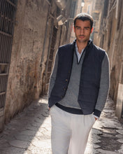 Load image into Gallery viewer, N.Peal Men's Salzburg Cotton Silk Cashmere Gilet Navy Blue
