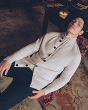 Load image into Gallery viewer, N.Peal Men&#39;s Full Button Cashmere Jumper Snow Grey
