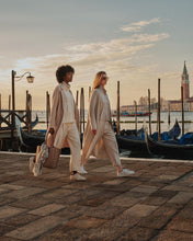 Load image into Gallery viewer, N.Peal Women&#39;s Relaxed Cable Roll Neck Cashmere Jumper New Ivory White
