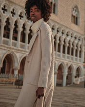 Load image into Gallery viewer, N.Peal Women&#39;s Relaxed Cable Roll Neck Cashmere Jumper New Ivory White
