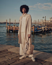 Load image into Gallery viewer, N.Peal Women&#39;s Relaxed Cable Roll Neck Cashmere Jumper New Ivory White
