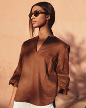 Load image into Gallery viewer, N.Peal Women&#39;s Sienna Linen Top Tan Brown
