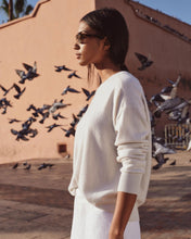Load image into Gallery viewer, N.Peal Women&#39;s Metal Trim Round Neck Jumper Ivory White Sparkle
