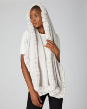 Load image into Gallery viewer, N.Peal Women's Cashmere Scarf With Fur Trim Snow Grey
