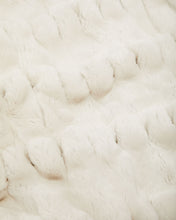 Load image into Gallery viewer, N.Peal Knitted Fur Blanket Snow Grey
