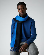 Load image into Gallery viewer, N.Peal Unisex Doubleface Woven Cashmere Scarf Navy Blue + Light Blue
