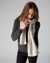 Load image into Gallery viewer, N.Peal Women&#39;s Twisted Cable Cashmere Scarf Snow Grey
