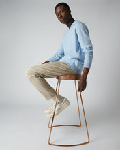Load image into Gallery viewer, N.Peal Men&#39;s Burlington V Neck Cashmere Jumper Cornflower Blue
