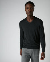 Load image into Gallery viewer, N.Peal Men's Conduit Fine Gauge Cashmere V Neck Jumper Dark Charcoal Grey
