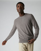 Load image into Gallery viewer, N.Peal Men&#39;s The Oxford Round Neck Cashmere Jumper Taupe Brown
