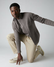 Load image into Gallery viewer, N.Peal Men&#39;s The Oxford Round Neck Cashmere Jumper Taupe Brown

