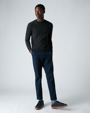 Load image into Gallery viewer, N.Peal Men's Covent Fine Gauge Cashmere Round Neck Jumper Dark Charcoal Grey
