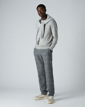 Load image into Gallery viewer, N.Peal Fine Gauge Cashmere Round Neck Jumper Fumo Grey
