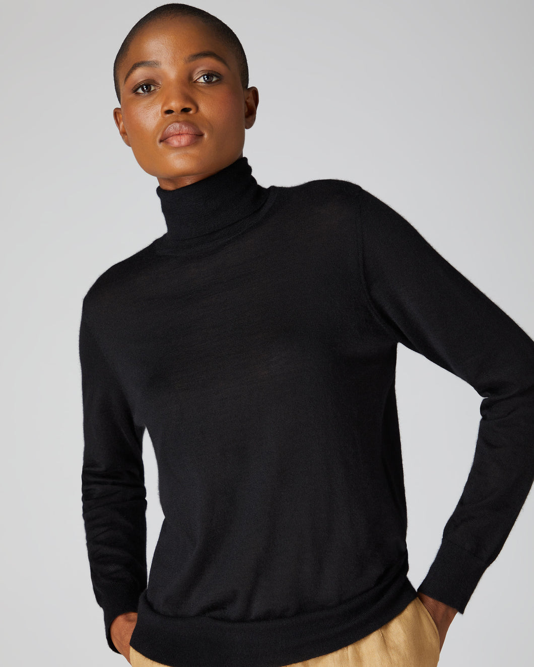 Women's Superfine Cashmere Roll Neck Jumper Black