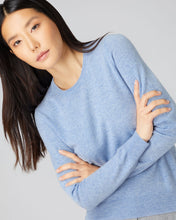 Load image into Gallery viewer, N.Peal Women's Evie Classic Round Neck Cashmere Jumper Cornflower Blue
