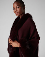 Load image into Gallery viewer, N.Peal Women&#39;s Fox Trim Knitted Cape Mulled Wine Red
