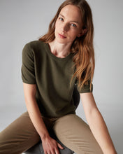 Load image into Gallery viewer, N.Peal Women&#39;s Round Neck Cashmere T Shirt Dark Olive Green
