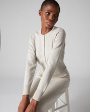 Load image into Gallery viewer, N.Peal Women&#39;s Long Sleeve Cropped Cashmere Cardigan With Lurex Ecru White Sparkle
