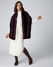 Load image into Gallery viewer, N.Peal Women&#39;s Cashmere Scarf With Fur Trim Plum Purple
