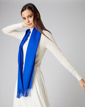 Load image into Gallery viewer, N.Peal Unisex Woven Cashmere Scarf Cobalt Blue
