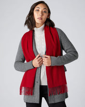 Load image into Gallery viewer, N.Peal Unisex Woven Cashmere Scarf Ruby Red

