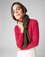 Load image into Gallery viewer, N.Peal Unisex Ribbed Cashmere Scarf Moss Green
