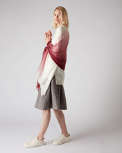 Load image into Gallery viewer, N.Peal Women&#39;s Dip Dye Cashmere Scarf Red Velvet
