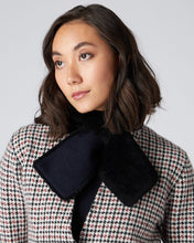 Load image into Gallery viewer, N.Peal Unisex Shearling Neckwarmer Navy Blue
