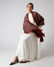 Load image into Gallery viewer, N.Peal Women&#39;s Deep Red Tile Cashmere Pashmina Red
