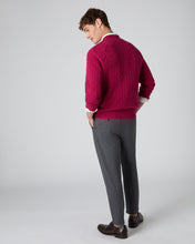 Load image into Gallery viewer, N.Peal Men&#39;s The Thames Cable Cashmere Jumper Raspberry Pink
