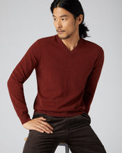 Load image into Gallery viewer, N.Peal Men&#39;s The Burlington V Neck Cashmere Jumper Copper Orange

