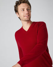 Load image into Gallery viewer, N.Peal Men&#39;s The Burlington V Neck Cashmere Jumper Ruby Red
