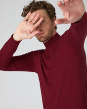Load image into Gallery viewer, N.Peal Men&#39;s The Conduit Fine Gauge Cashmere Jumper Red Velvet
