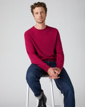 Load image into Gallery viewer, N.Peal Men&#39;s The Oxford Round Neck Cashmere Jumper Raspberry Pink
