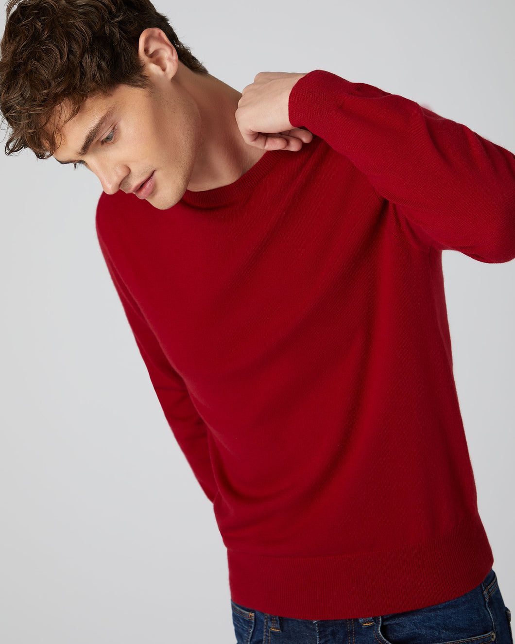 N.Peal Men's The Oxford Round Neck Cashmere Jumper Ruby Red