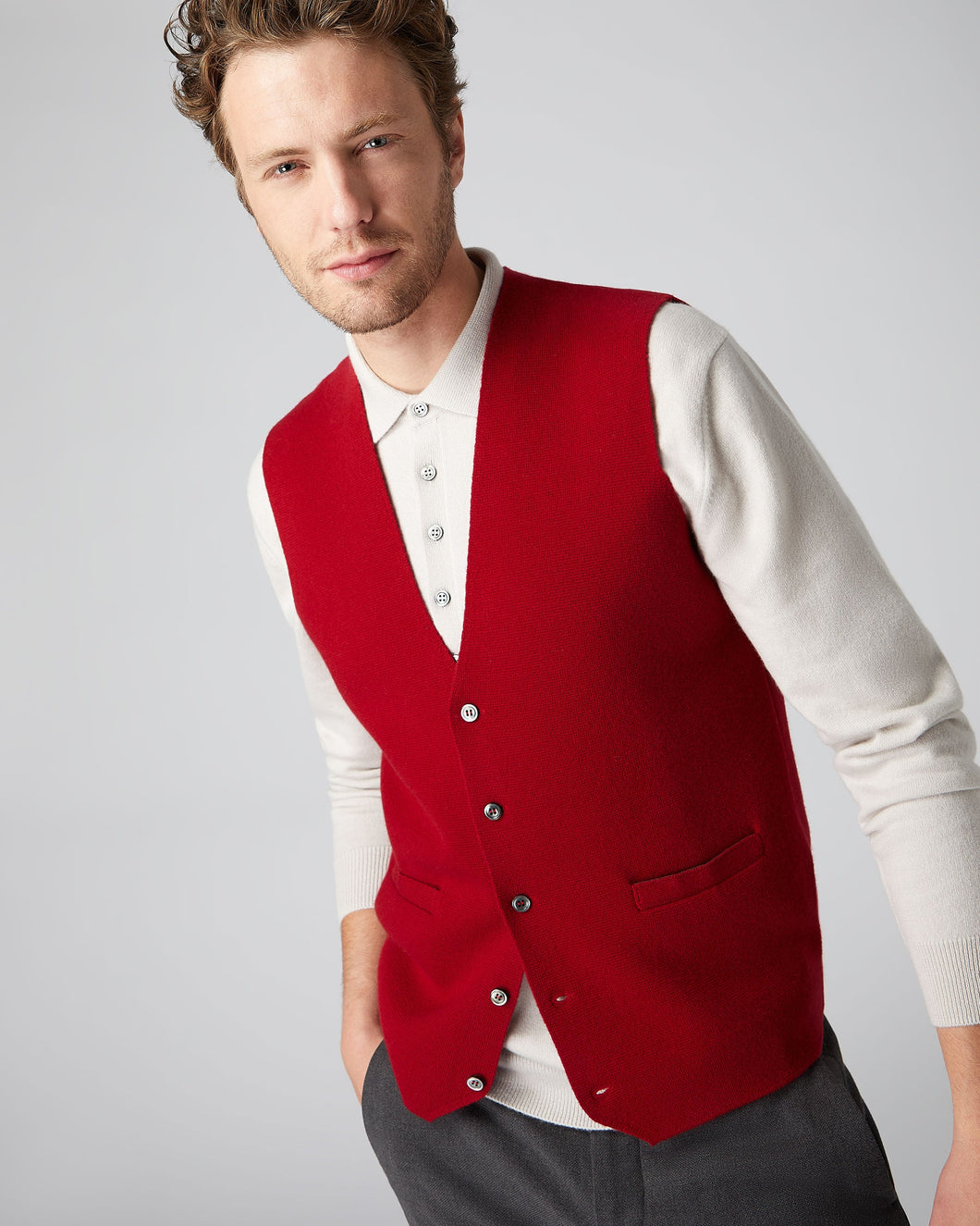 N.Peal Men's The Chelsea Milano Cashmere Waistcoat Ruby Red