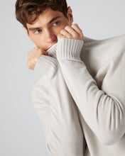 Load image into Gallery viewer, N.Peal Men&#39;s Turtle Neck Cashmere Jumper Snow Grey
