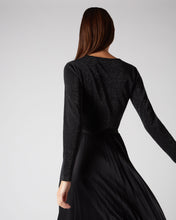 Load image into Gallery viewer, N.Peal Women&#39;s Superfine Long Sleeve Cashmere Top With Lurex Black Sparkle
