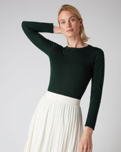 Load image into Gallery viewer, N.Peal Women&#39;s Superfine Long Sleeve Cashmere Top Midnight Green

