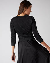 Load image into Gallery viewer, N.Peal Women's Superfine Cropped Cashmere Cardigan With Lurex Black Sparkle
