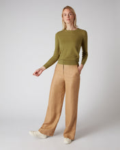 Load image into Gallery viewer, N.Peal Women&#39;s Round Neck Cashmere Jumper Chartreuse Green
