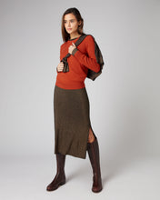 Load image into Gallery viewer, N.Peal Women&#39;s Round Neck Cashmere Jumper Dark Amber Orange
