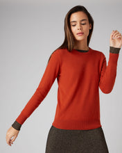 Load image into Gallery viewer, N.Peal Women&#39;s Round Neck Cashmere Jumper Dark Amber Orange
