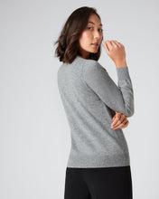 Load image into Gallery viewer, N.Peal Women&#39;s Round Neck Cashmere Jumper Flannel Grey
